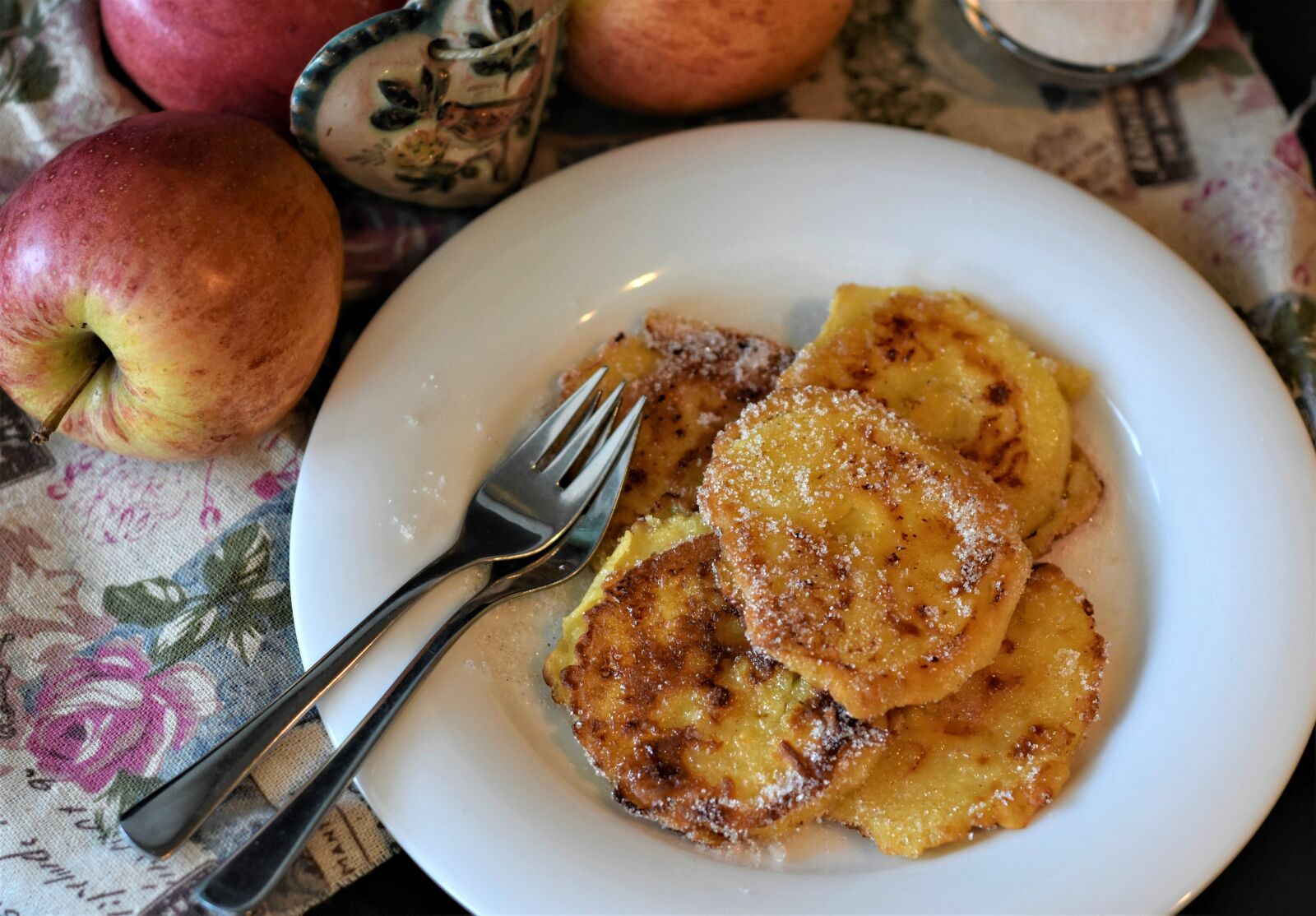 Nikon D7200 sample photo. Apple, apple fritters, dough photography