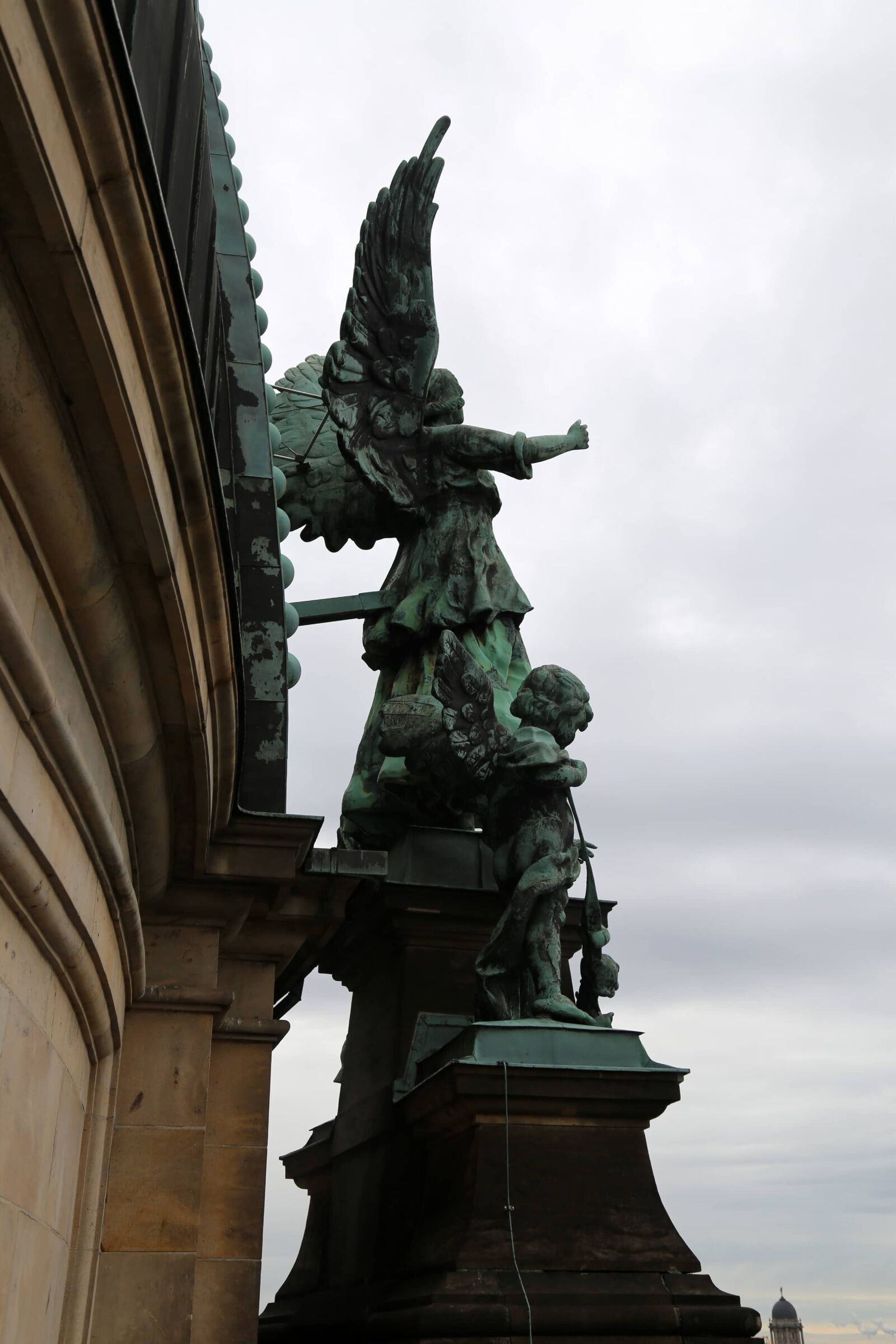 Canon EF 24-105mm F4L IS USM sample photo. Angel, bronze, pedestal, sculpture photography