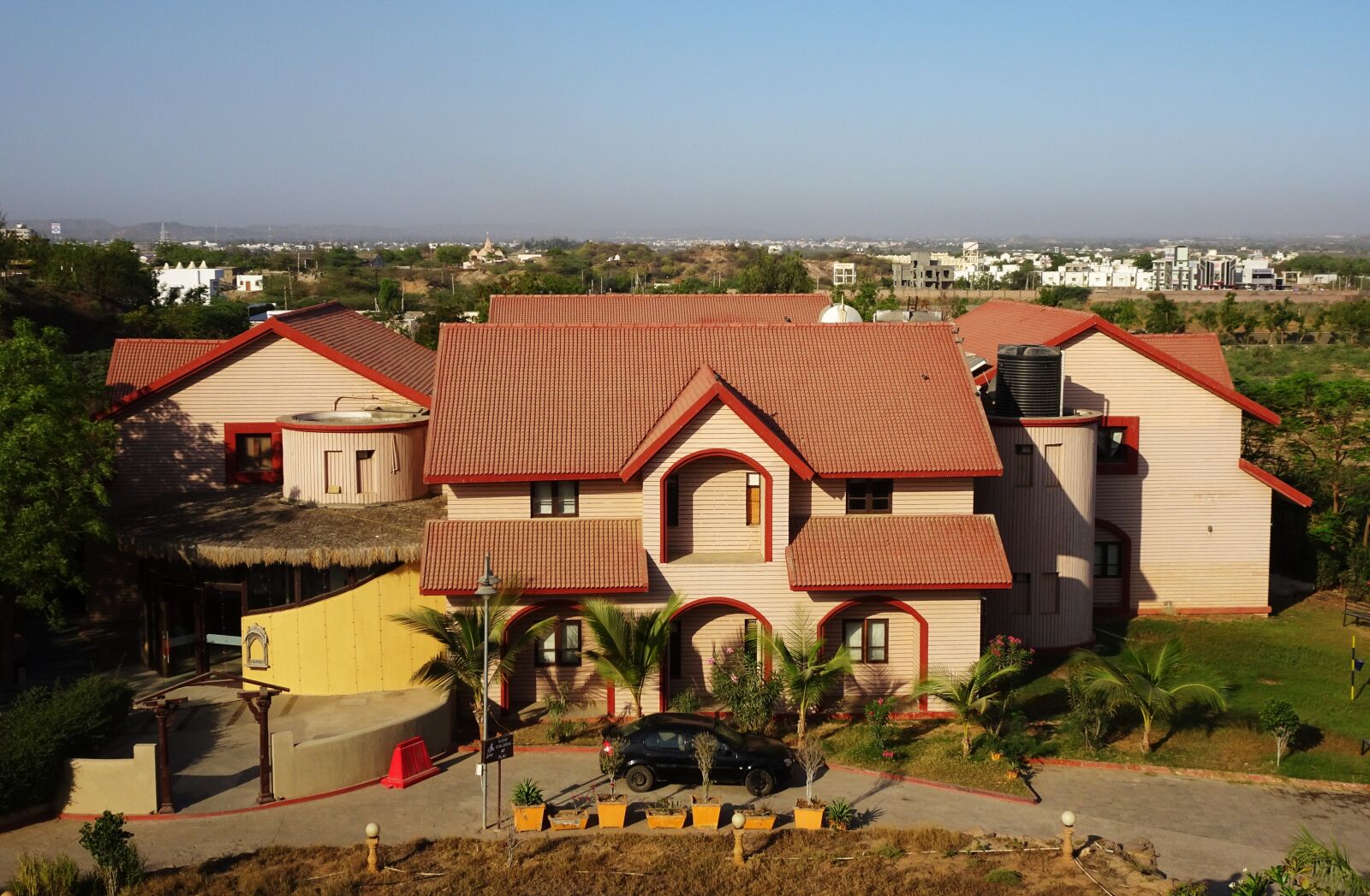 Sony Cyber-shot DSC-HX90V sample photo. House, holiday home, architecture photography