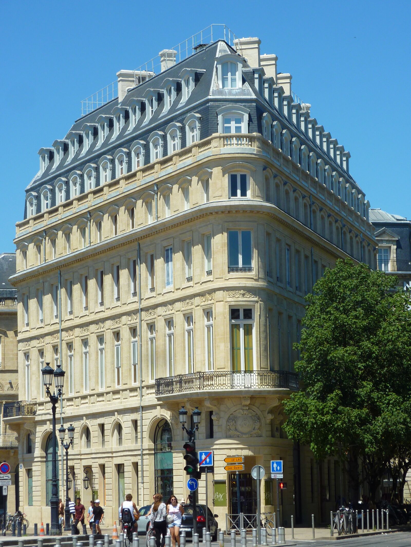 Panasonic DMC-TZ7 sample photo. Classicism, architecture, france photography