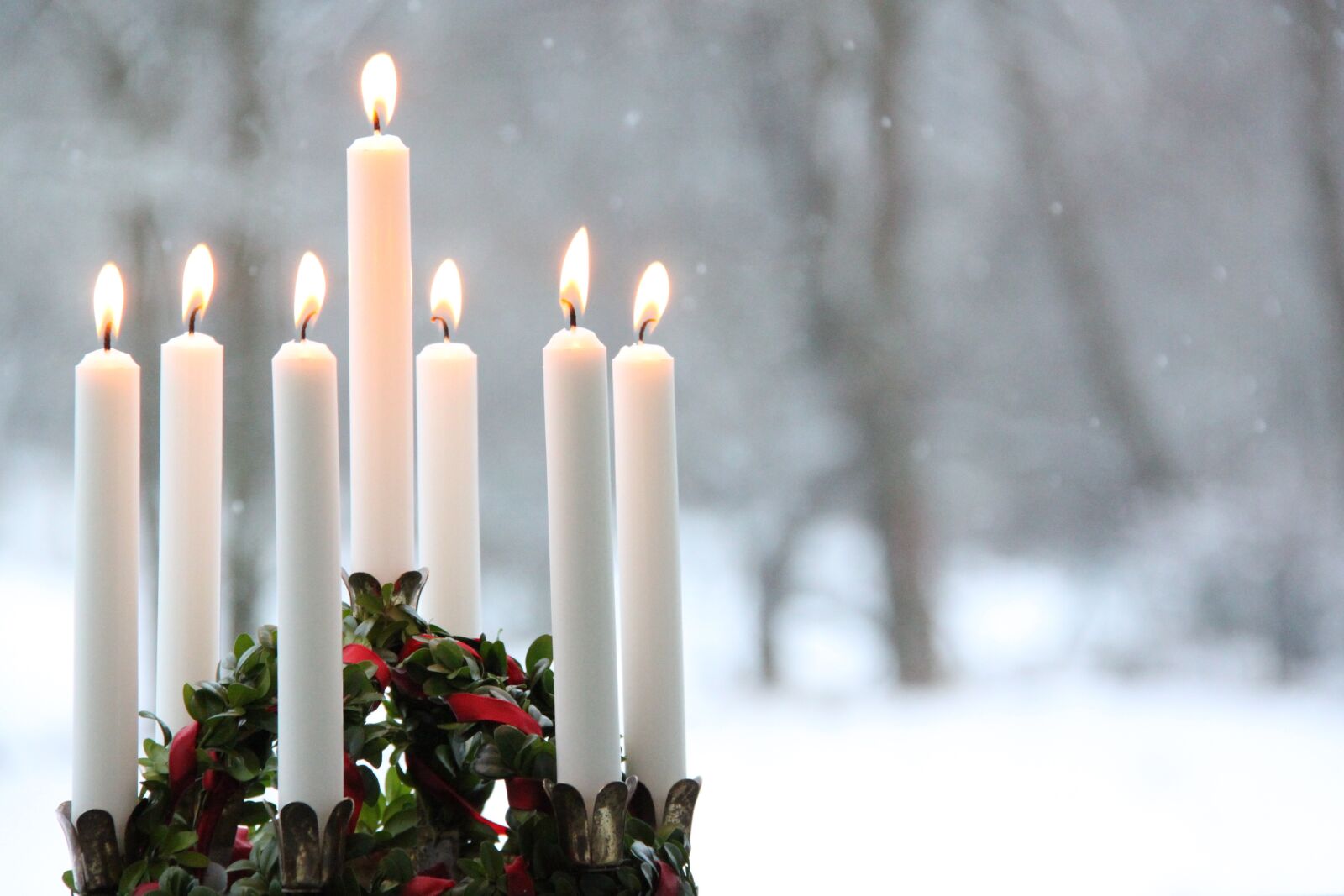 Canon EOS 500D (EOS Rebel T1i / EOS Kiss X3) sample photo. Candlelight, winter, flame photography