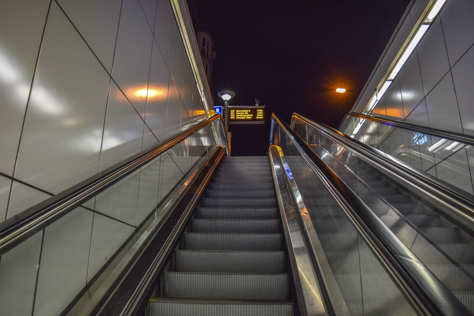 Nikon D3300 sample photo. Railway station, escalator, stairs photography