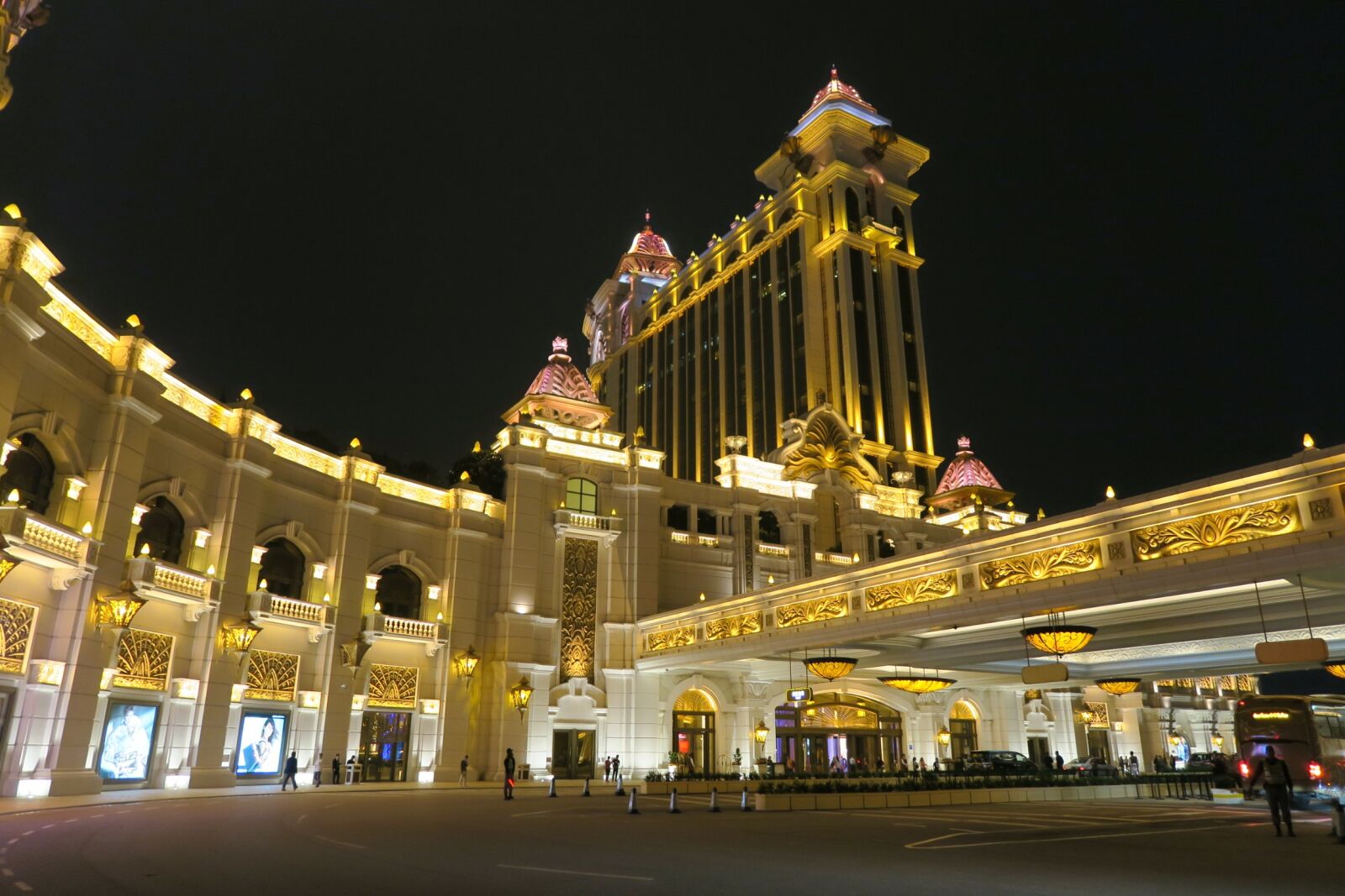Canon PowerShot G7 X sample photo. Macao, casino, building photography