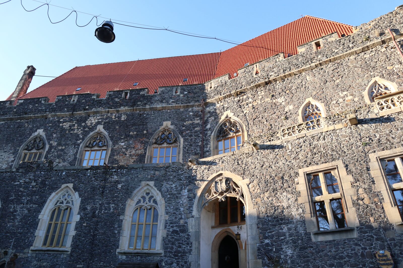 Canon EOS M100 sample photo. Castle, gothic, the middle photography