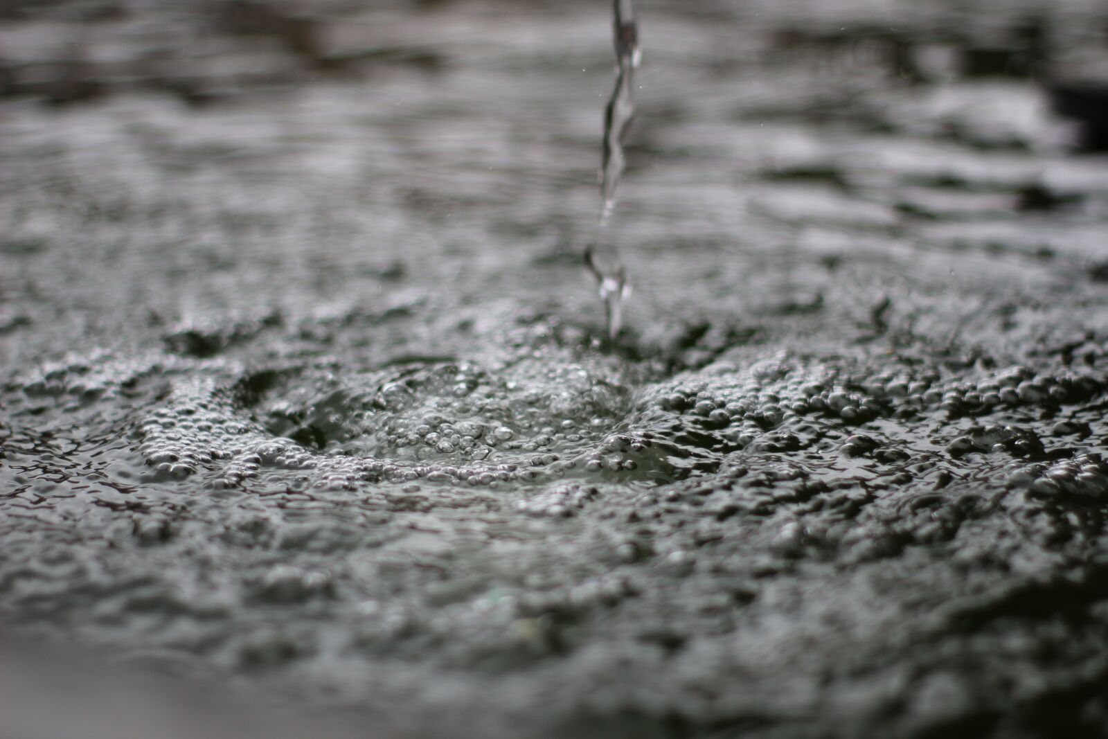 Canon EOS 1300D (EOS Rebel T6 / EOS Kiss X80) sample photo. Water, fountain, city photography