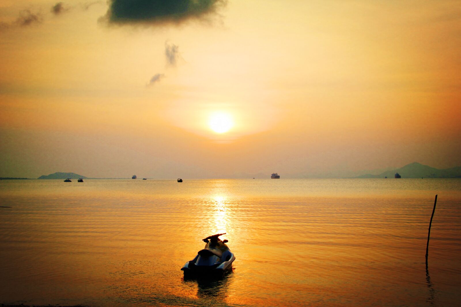 Canon EOS 700D (EOS Rebel T5i / EOS Kiss X7i) sample photo. Beach, sunset, sanya photography