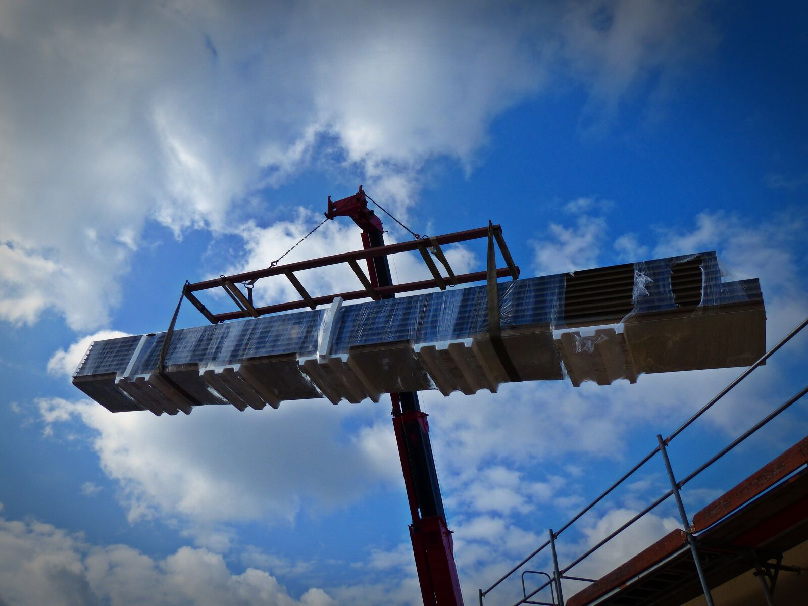 Panasonic Lumix DMC-FZ200 sample photo. Crane, last, baukran photography