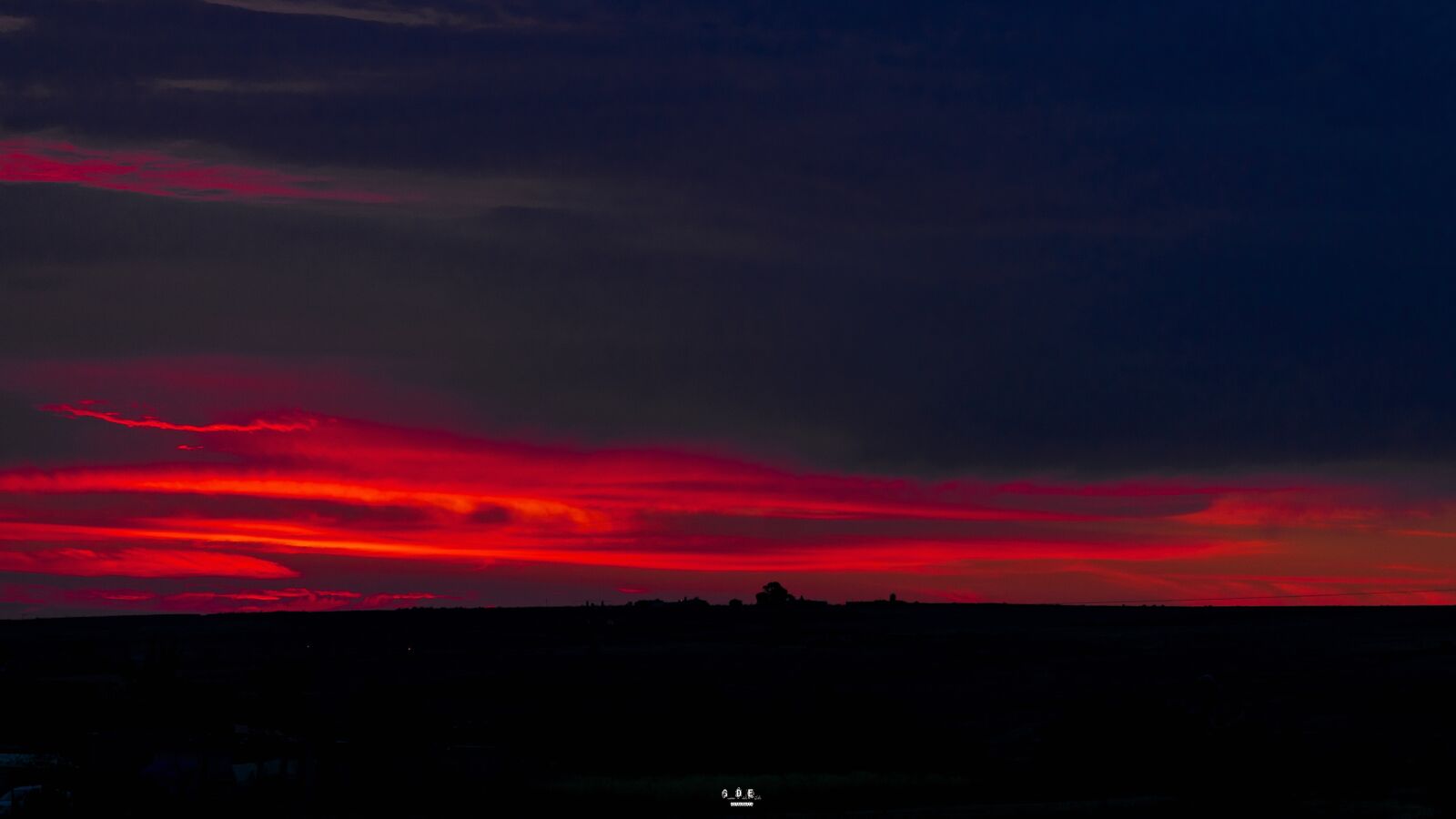 Canon EOS 1300D (EOS Rebel T6 / EOS Kiss X80) sample photo. Cielo rojo, cielo, atardecer photography
