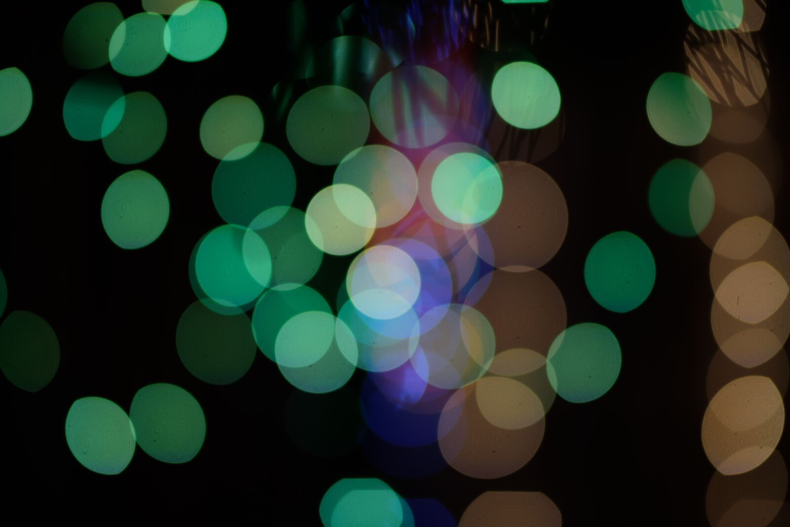 Nikon D810 sample photo. Green, bokeh, balls photography