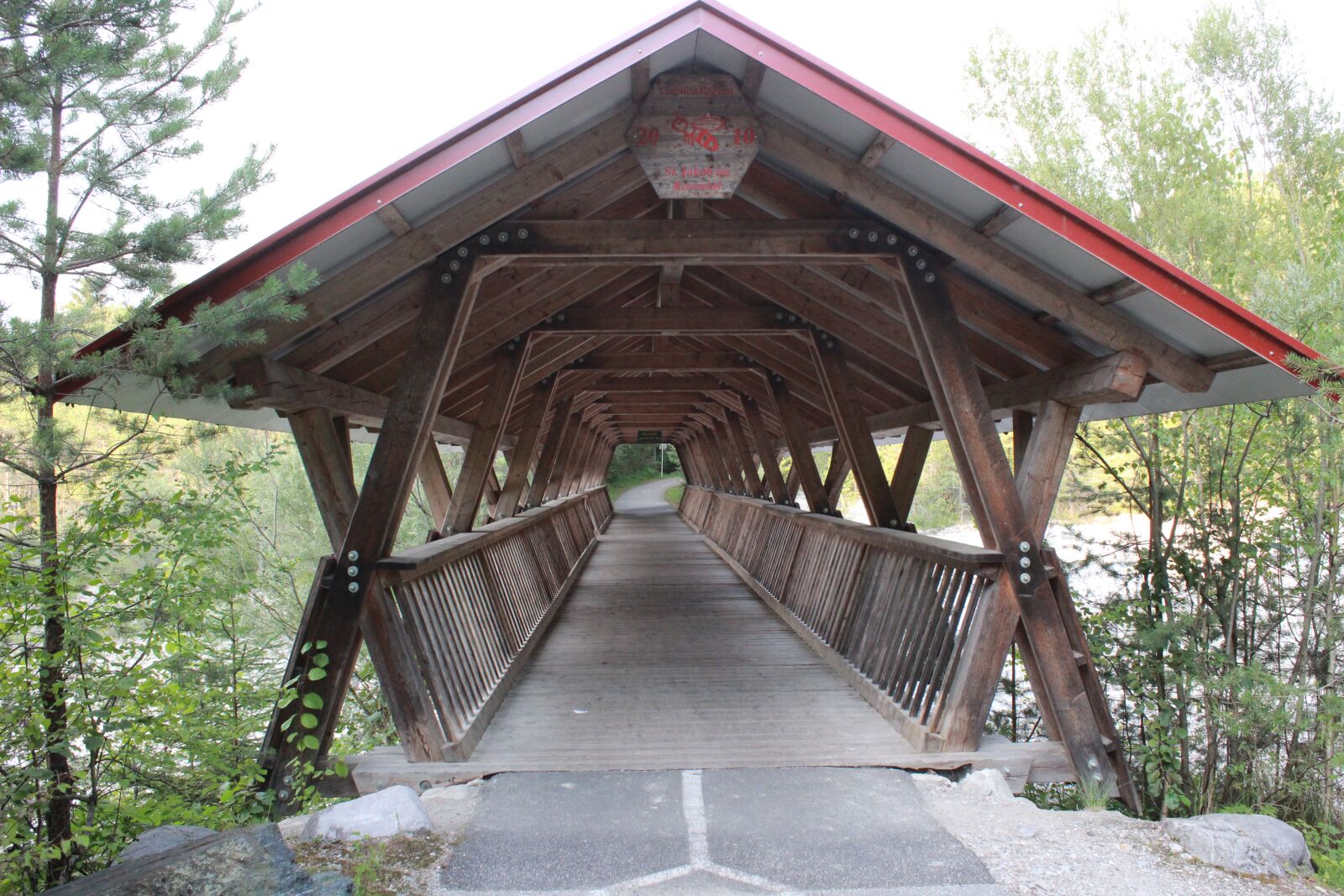 Canon EOS 600D (Rebel EOS T3i / EOS Kiss X5) sample photo. Bridge, wooden bridge, pedestrian photography