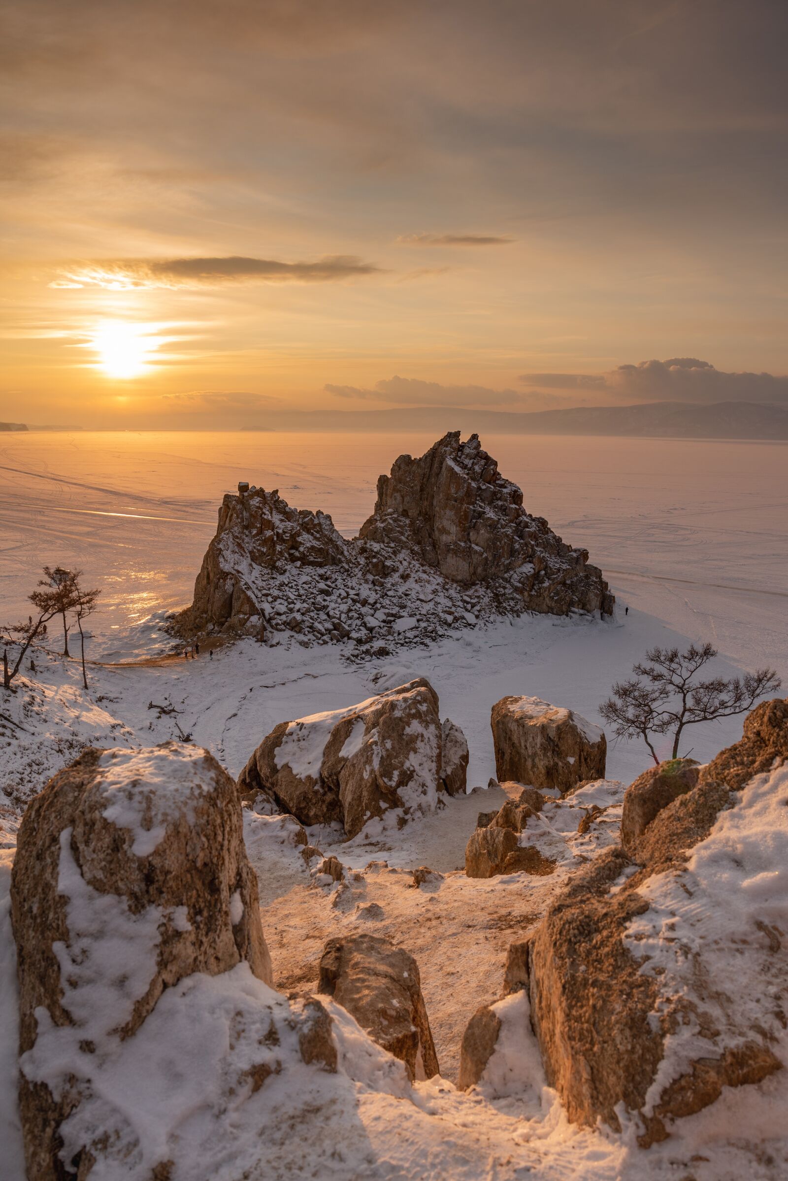 Nikon D750 sample photo. Rock formations, hoarfrost, baikal photography