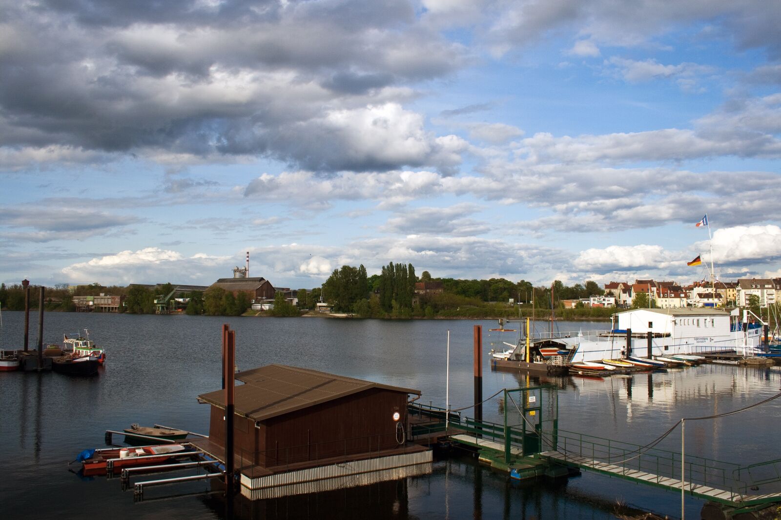 Canon EF-S 18-55mm F3.5-5.6 II sample photo. Old rhine, rhine, mannheim photography