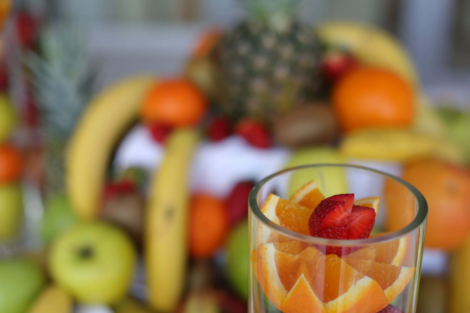 Canon EOS 5D Mark III sample photo. Orange peel, strawberries, oranges photography