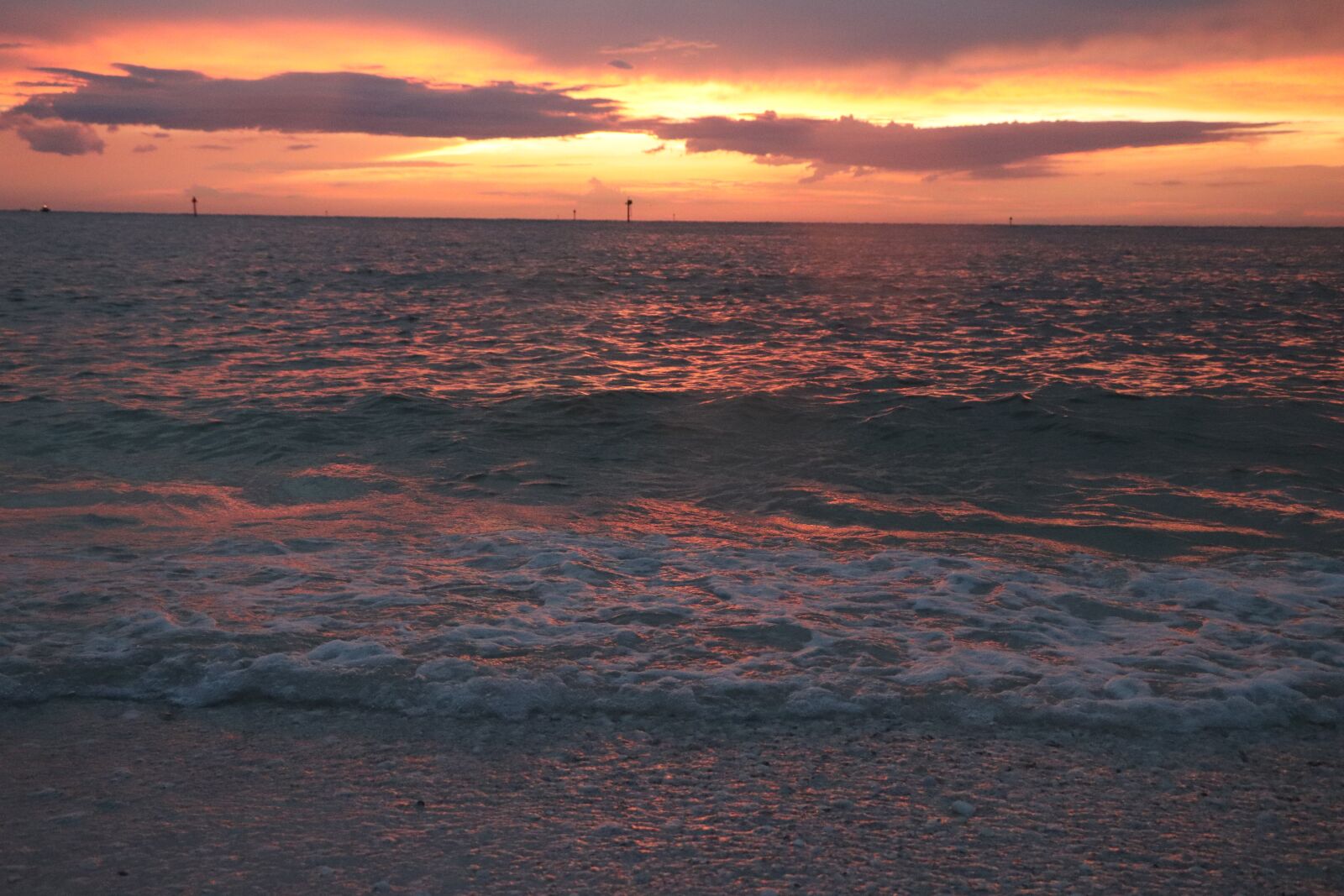 Canon EOS 800D (EOS Rebel T7i / EOS Kiss X9i) sample photo. Sunset, beach, sky photography