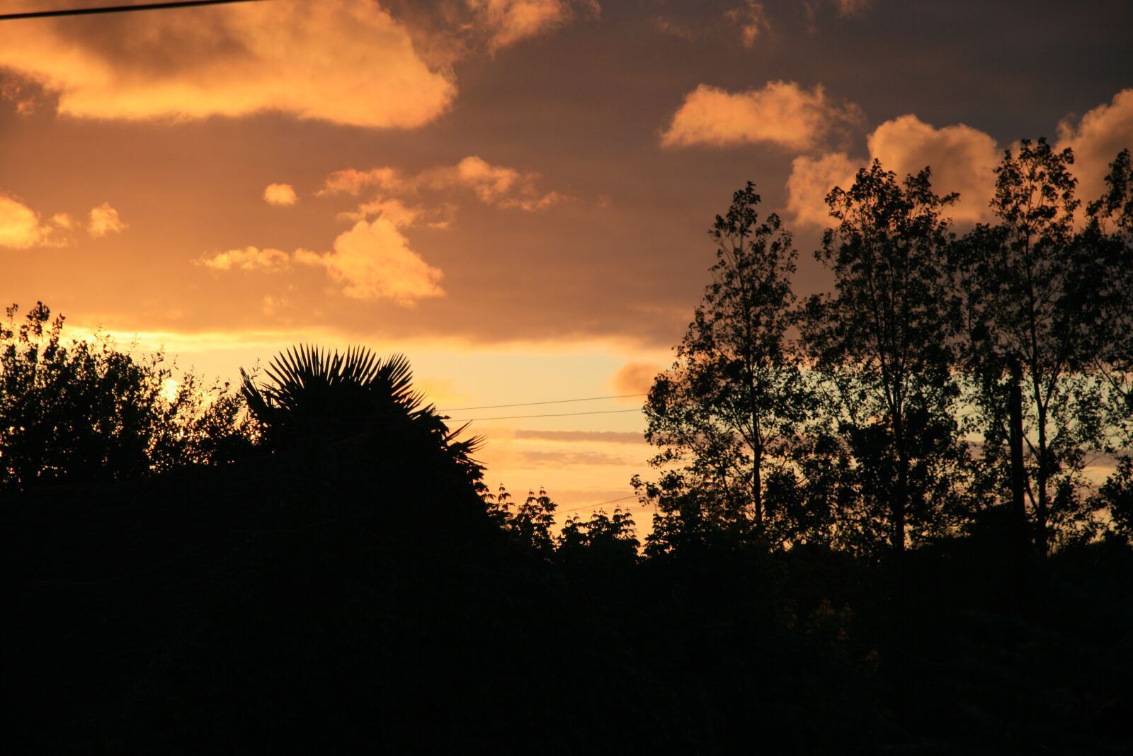 Canon EOS 400D (EOS Digital Rebel XTi / EOS Kiss Digital X) sample photo. Sunset, shadow, twilight photography