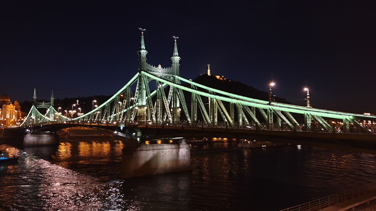 Samsung SM-G965F sample photo. Bridge, budapest, night photography