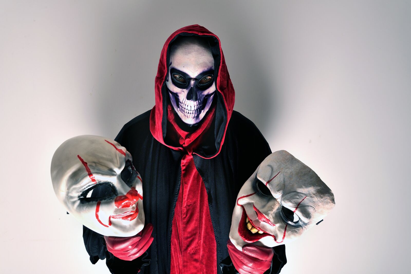 Nikon D5 sample photo. Mask, horror, fear photography