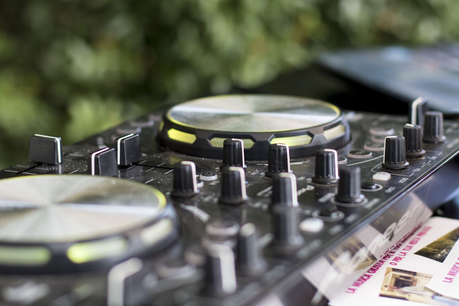 Canon EF 50mm F1.4 USM sample photo. Diskjokey, dj, professional training photography