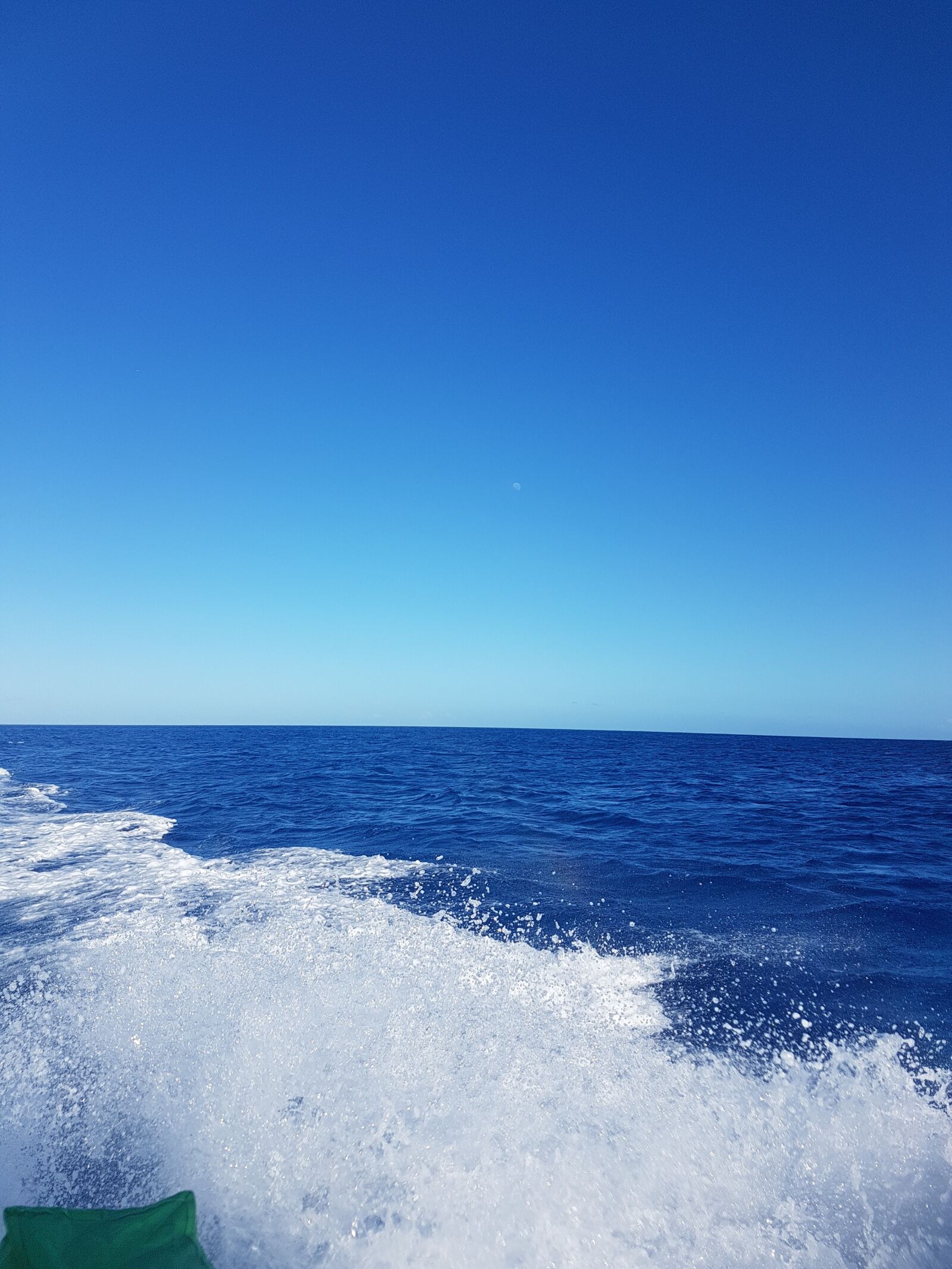 Samsung Galaxy S7 sample photo. Sea, wake, ocean photography