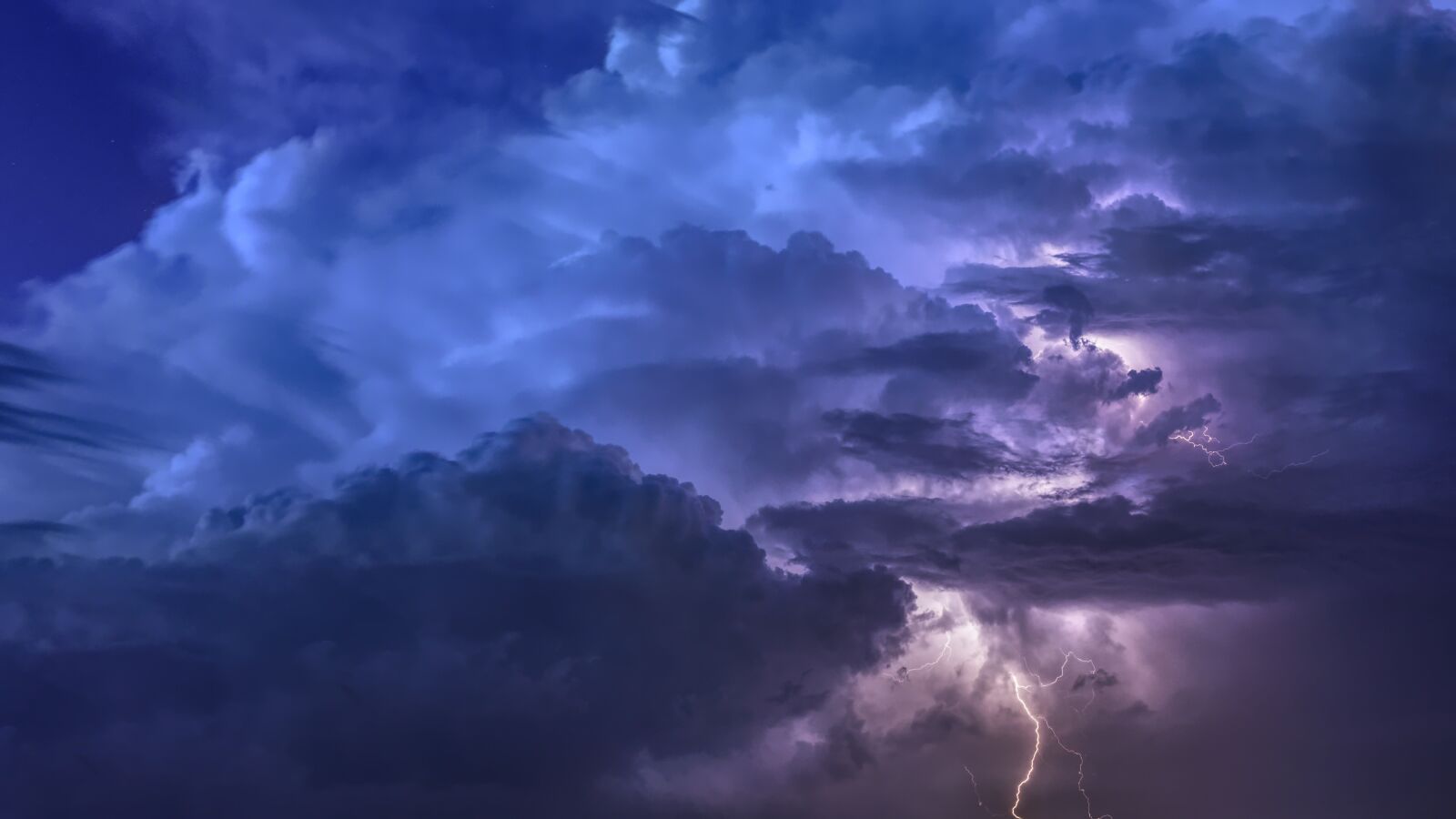 Sony a6300 + Sigma 30mm F2.8 EX DN sample photo. Thunderstorm, flashes, night photography