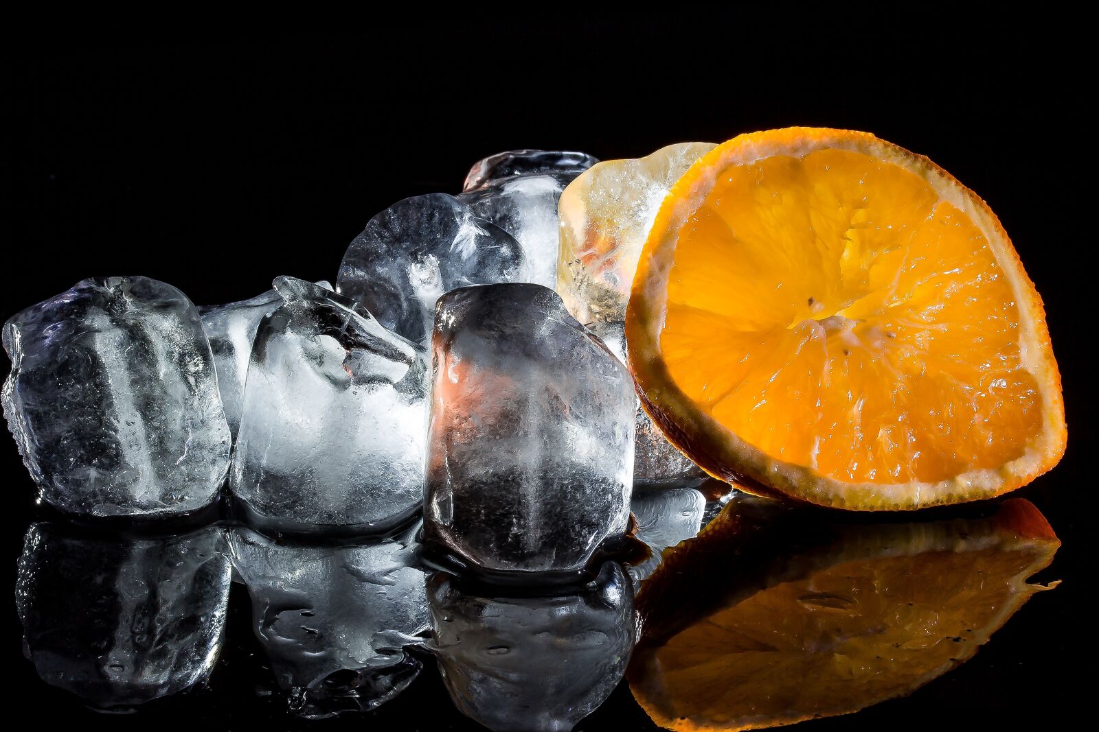Canon EOS 650D (EOS Rebel T4i / EOS Kiss X6i) sample photo. Ice cubes, frozen water photography