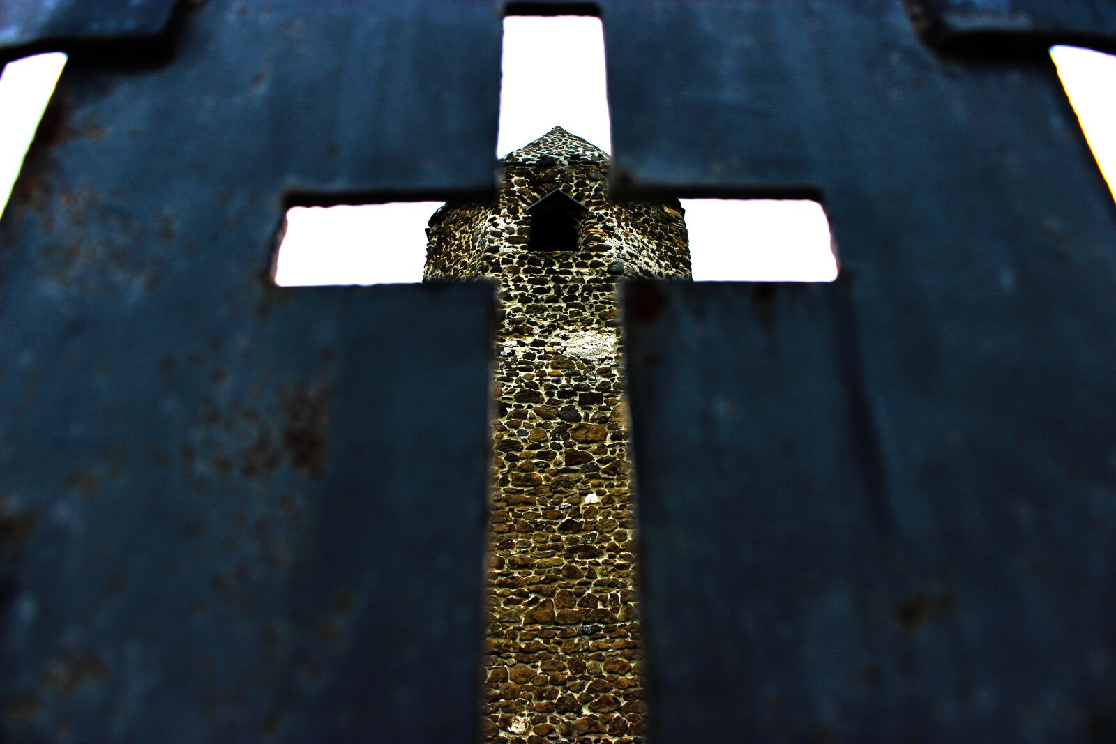 Canon EOS 600D (Rebel EOS T3i / EOS Kiss X5) sample photo. Religion, cross, towers photography