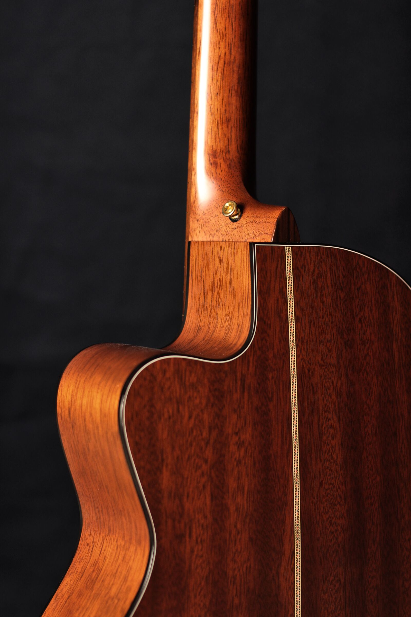 Canon EOS 600D (Rebel EOS T3i / EOS Kiss X5) + Canon EF 50mm F1.4 USM sample photo. Acoustic guitar, guitar, wooden photography
