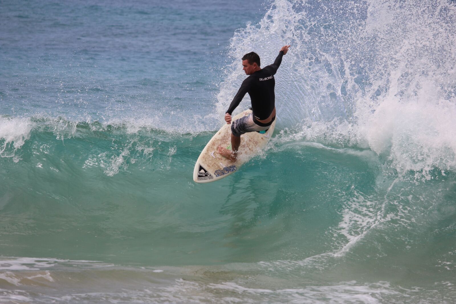 Canon EOS 1200D (EOS Rebel T5 / EOS Kiss X70 / EOS Hi) sample photo. Surfer, maui, sea photography