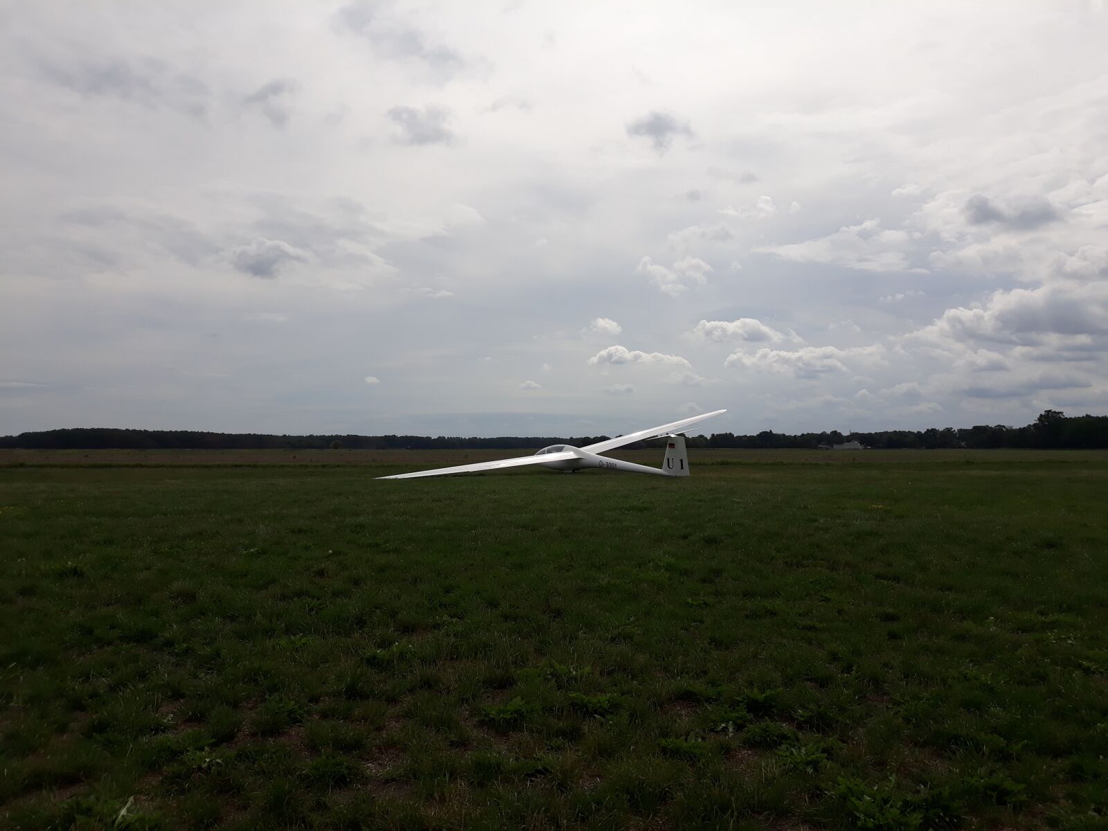 Samsung Galaxy J5 sample photo. Gliding, aircraft, flying photography