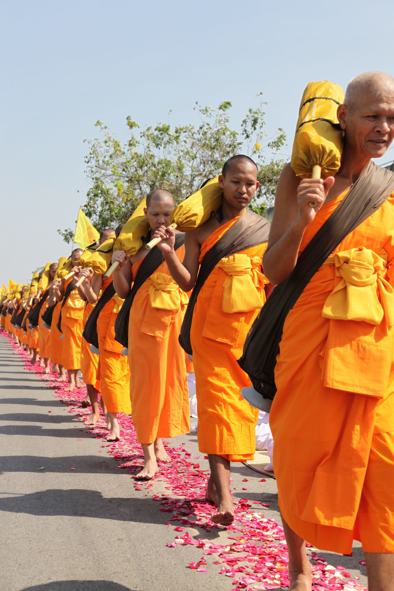 Canon EOS 5D Mark II sample photo. Buddhists, monks, buddhism photography