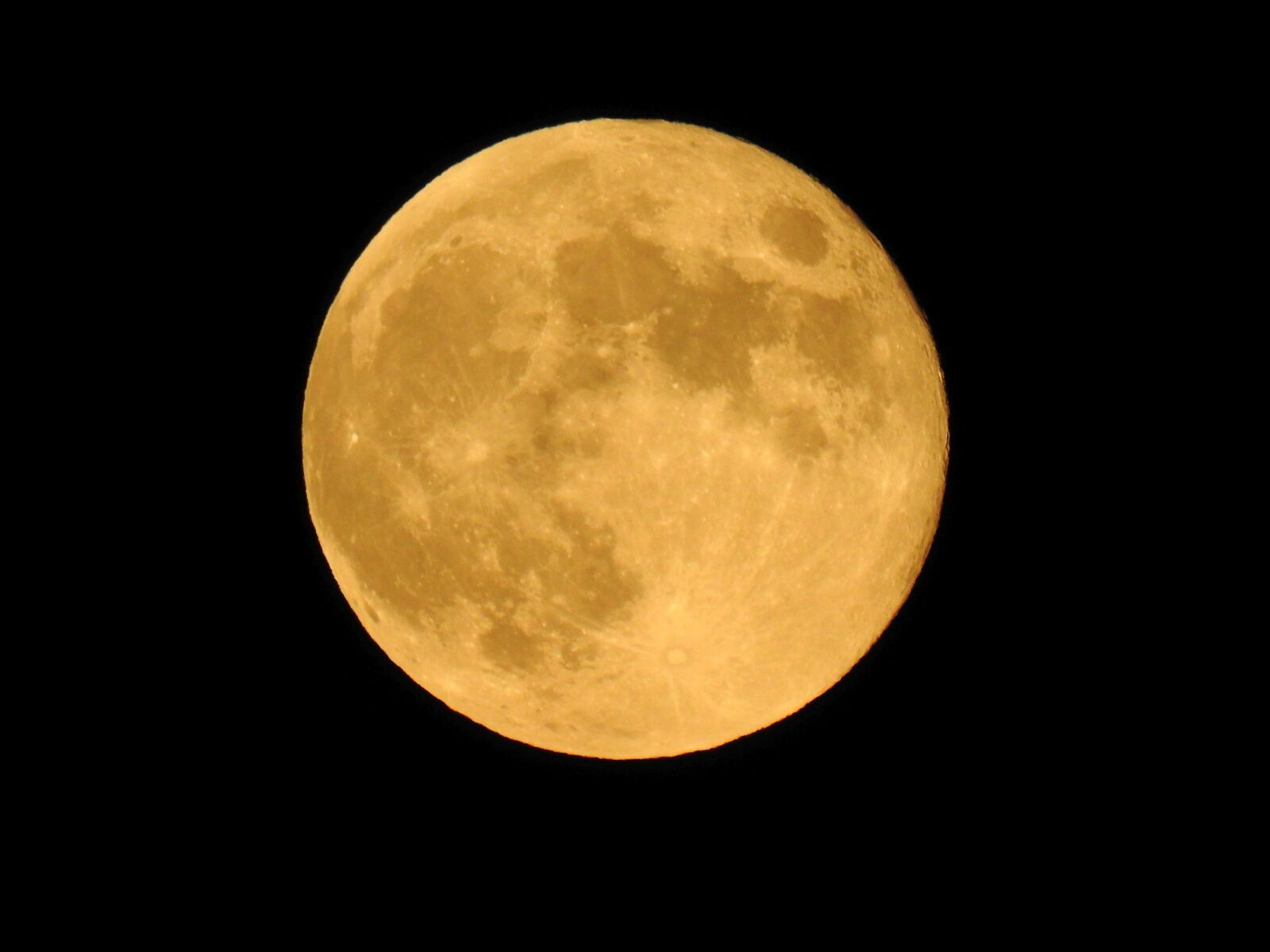 Nikon Coolpix P900 sample photo. Full moon, orange, before photography