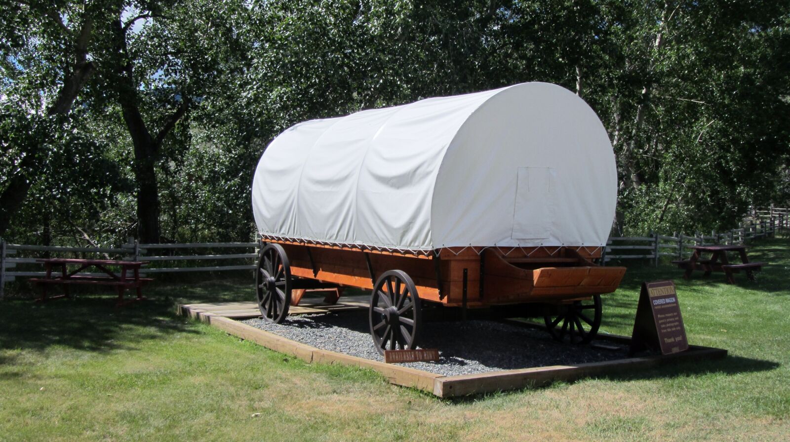 Canon PowerShot SX220 HS sample photo. Covered wagon, wild west photography