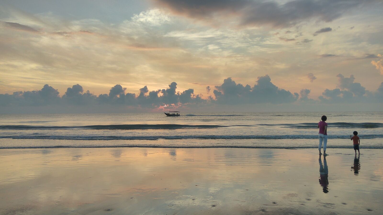 Xiaomi Redmi Note3 sample photo. Beach, kid, boy photography