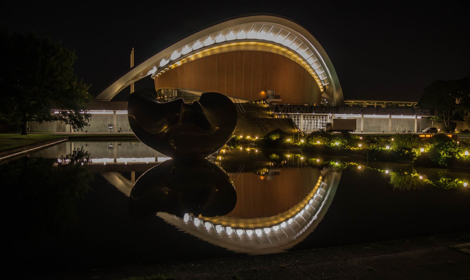Pentax K-3 sample photo. Light, darkness, night photography