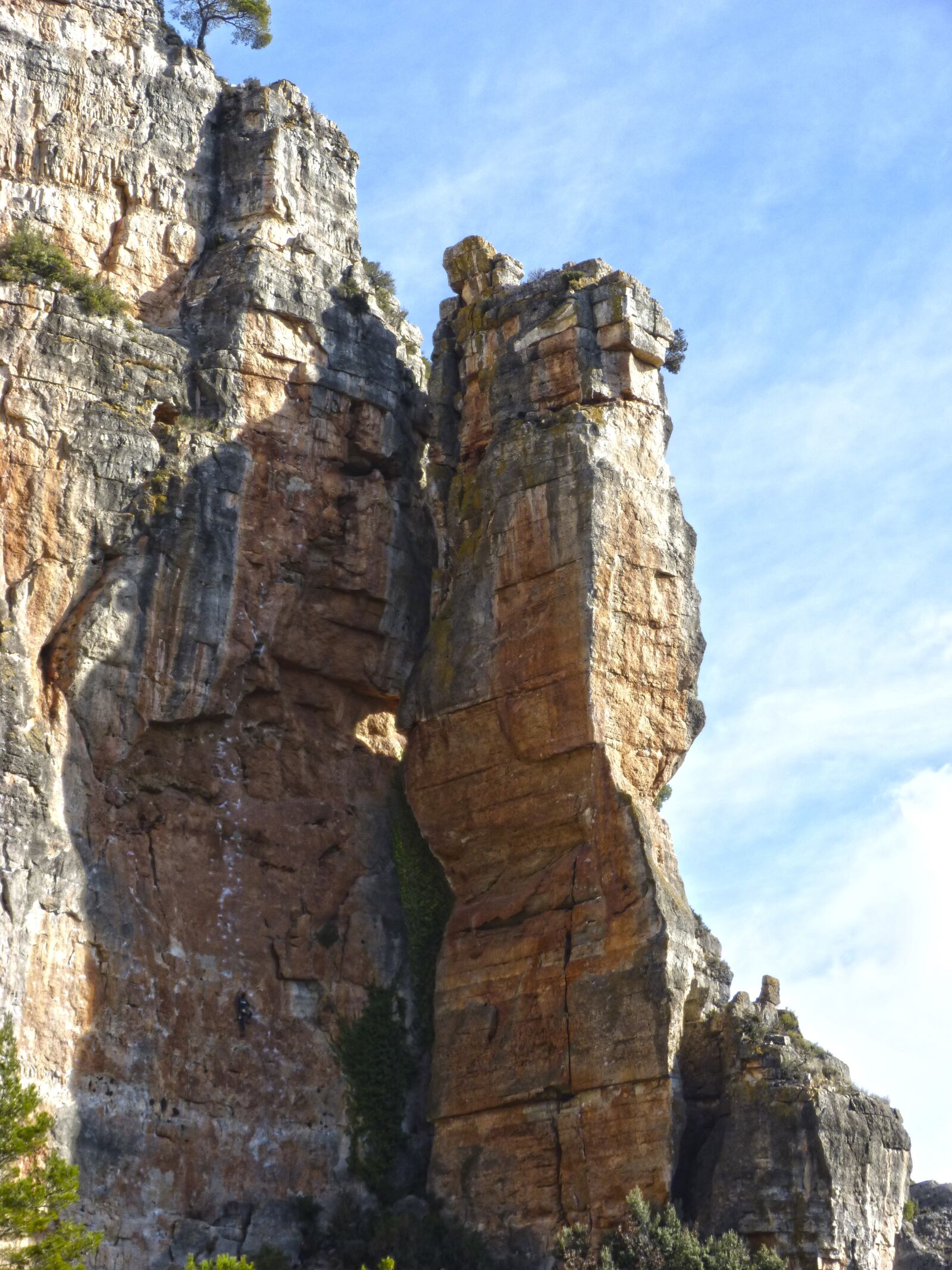 Panasonic DMC-FZ62 sample photo. Needle rock, rock column photography