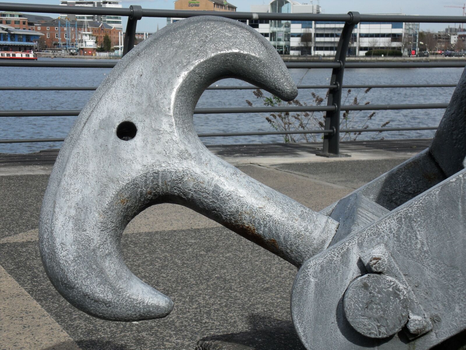 Samsung WB1000 / VLUU WB1000 /  TL320 sample photo. Anchor, containing, security photography