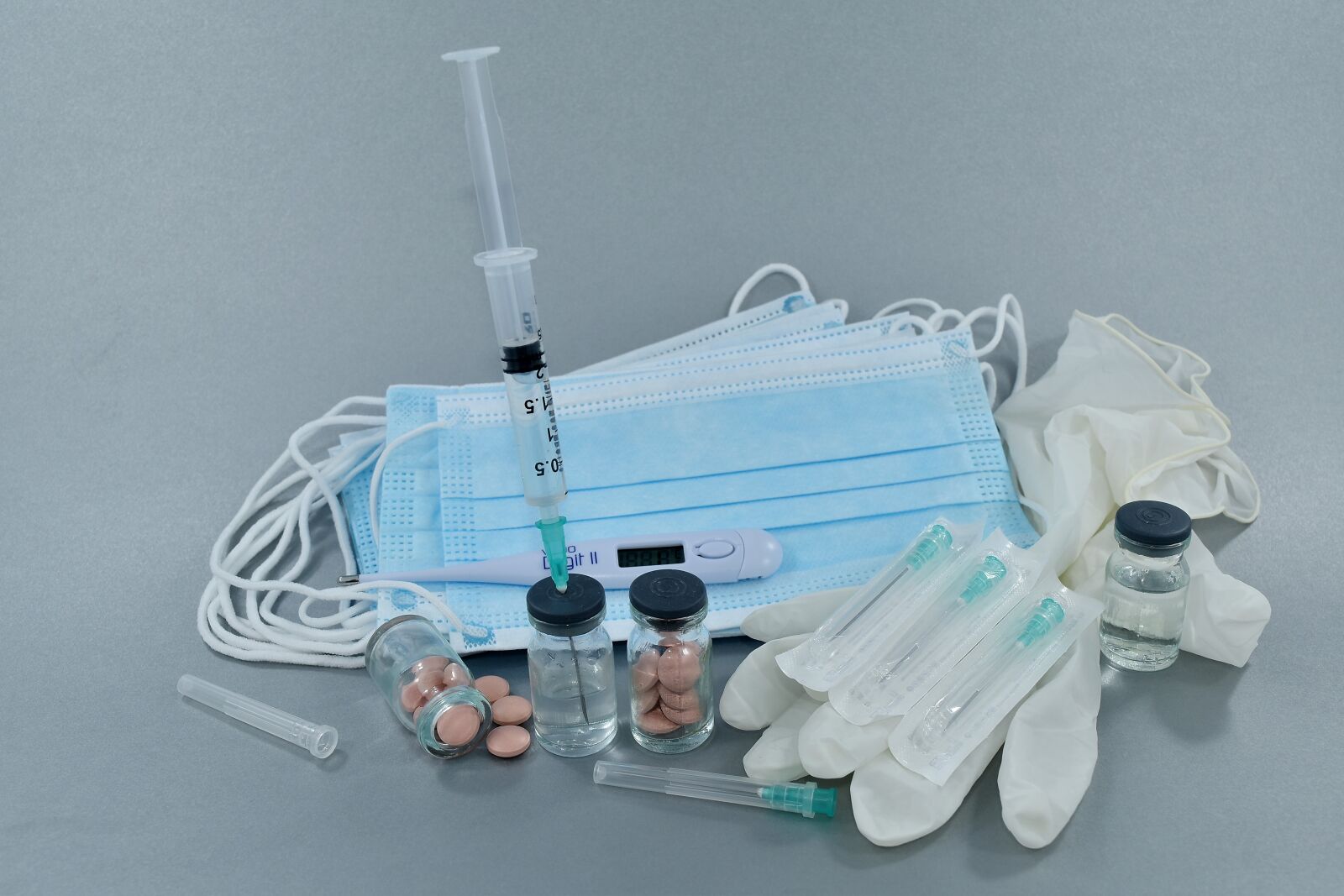 Nikon D5500 sample photo. Inflammation, influenza, medical care photography