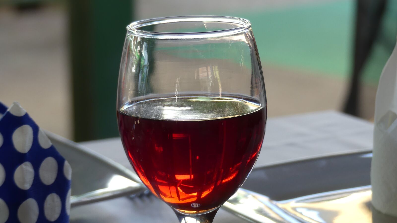Panasonic Lumix DMC-FZ300 sample photo. Wine, glass, alcohol photography
