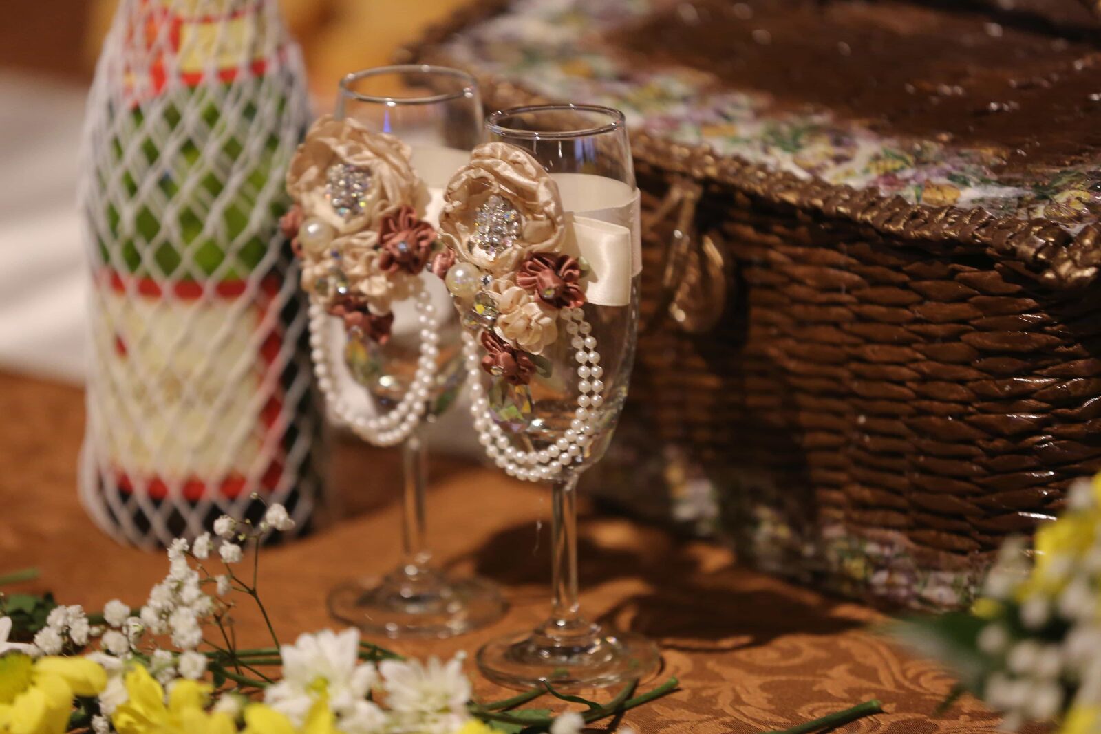 Canon EOS 5D Mark III sample photo. Arrangement, bottle, champagne, crystal photography