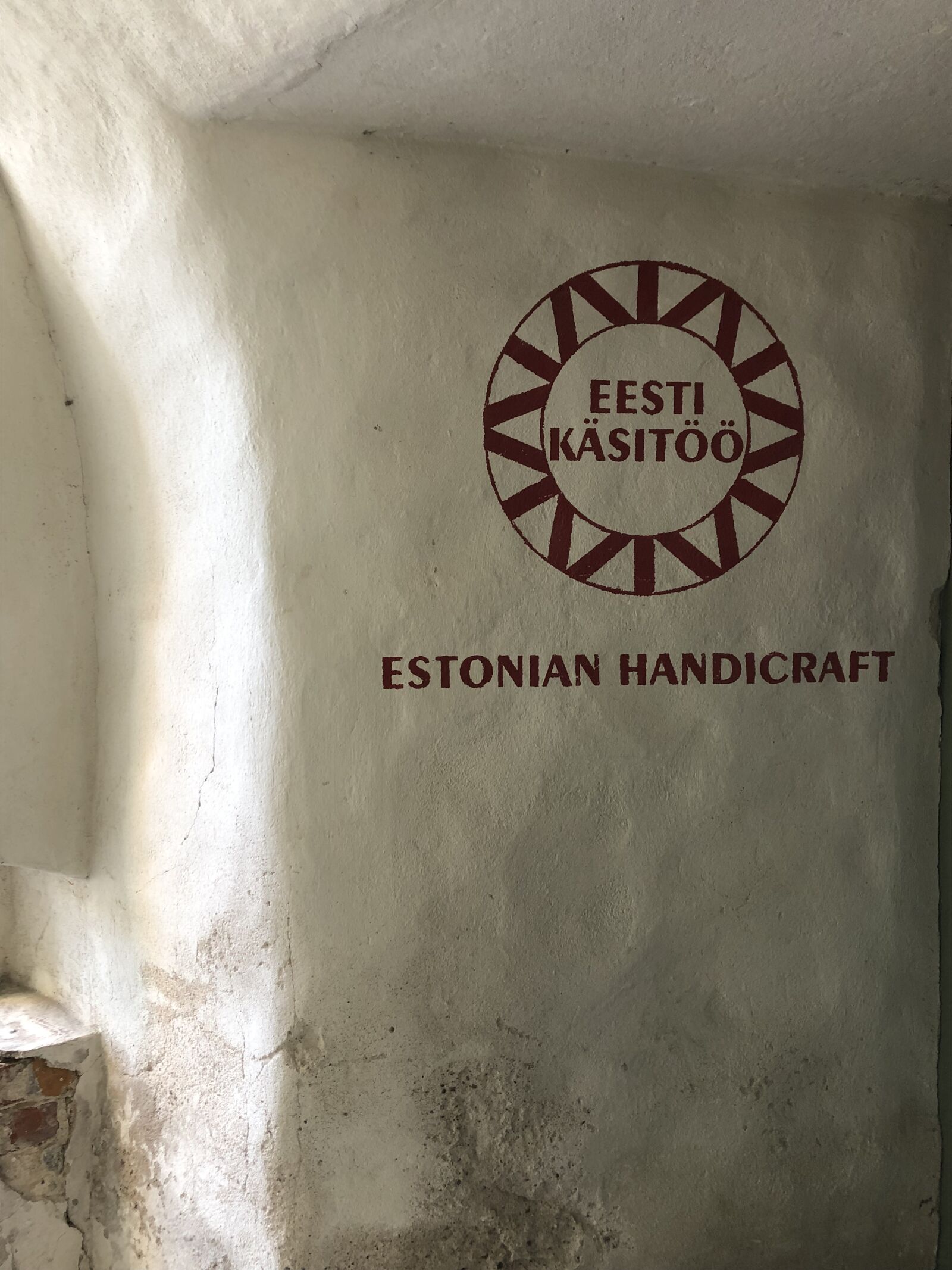 iPhone 8 back camera 3.99mm f/1.8 sample photo. Estonia, tallin, city photography
