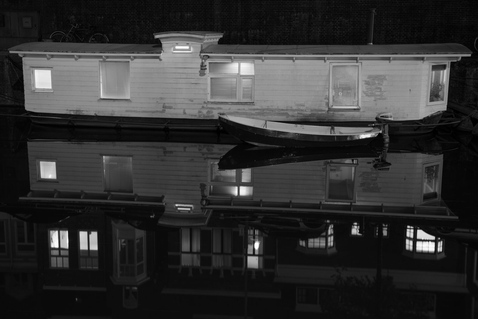 Nikon D600 sample photo. Black, boat, canal, dutch photography