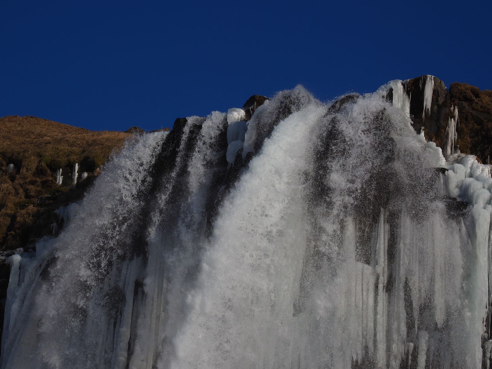 Olympus M.Zuiko Digital ED 12-100mm F4.0 IS Pro sample photo. Iceland, waterfall, seljalandsfoss photography