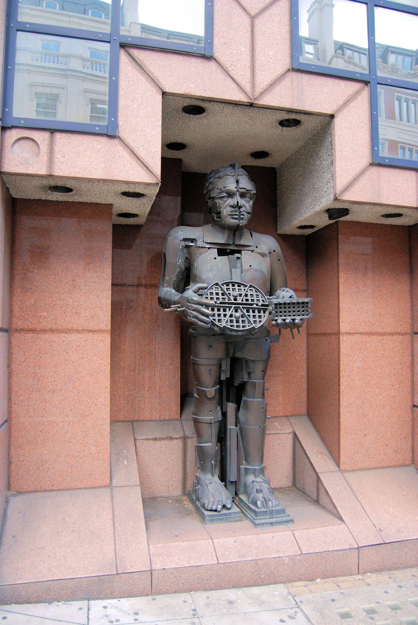 Nikon D80 sample photo. Statue, bronze, eduardo paolozzi photography