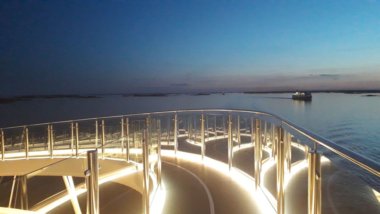 Samsung SM-J330F sample photo. Ship, deck, abendstimmung photography