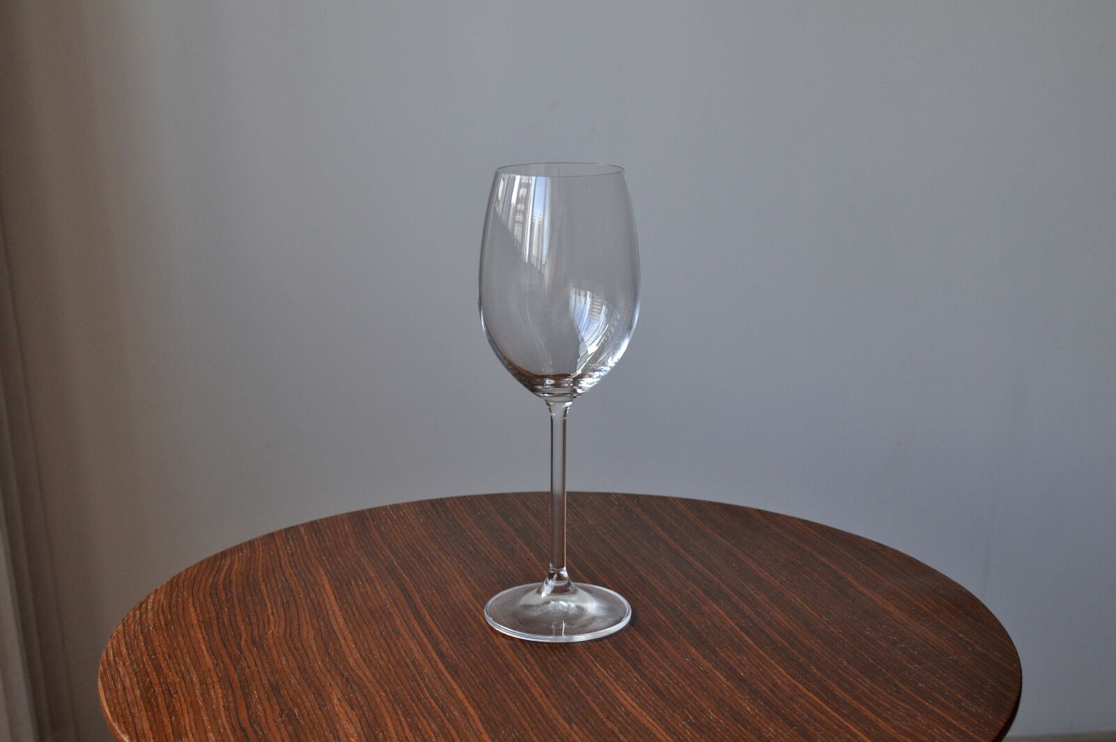 Nikon D5000 sample photo. Vine, glass, cup, white photography