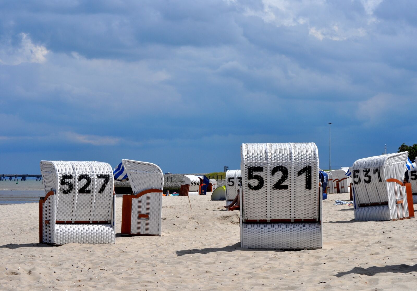 Nikon D5000 sample photo. Beach, north sea, clubs photography