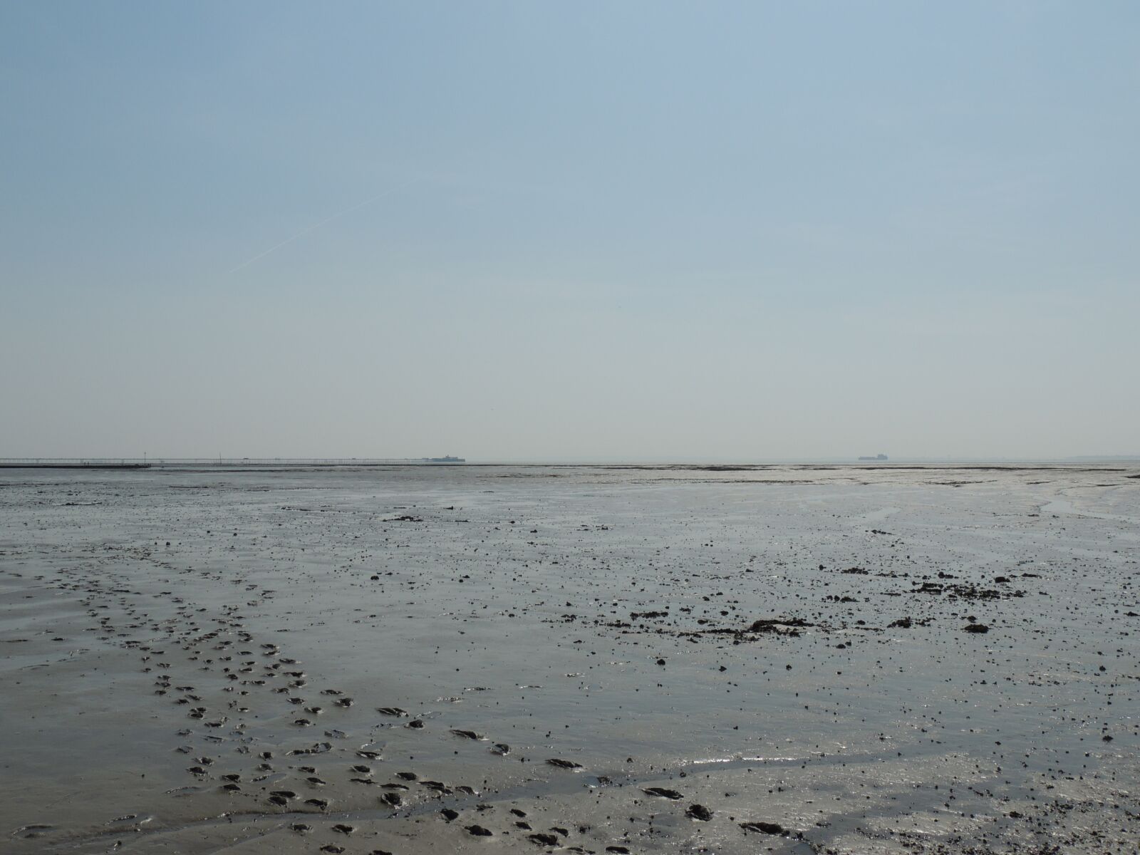 Nikon Coolpix P510 sample photo. Water, sand, nature photography