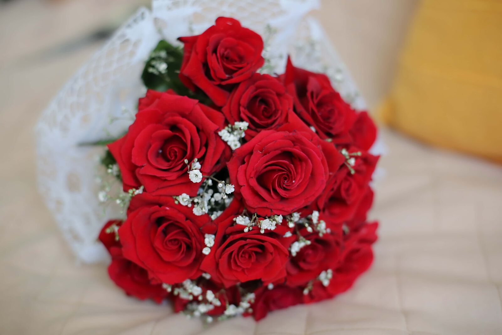 Canon EOS 5D Mark III + Canon EF 50mm F1.4 USM sample photo. Red, roses, bouquet, arrangement photography