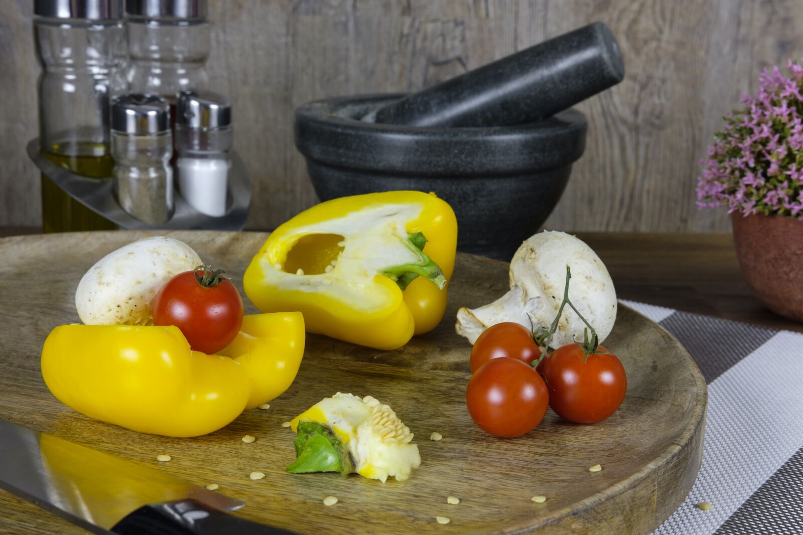 Fujifilm X-T2 + Fujifilm XF 35mm F2 R WR sample photo. Paprika, tomato, mushroom photography