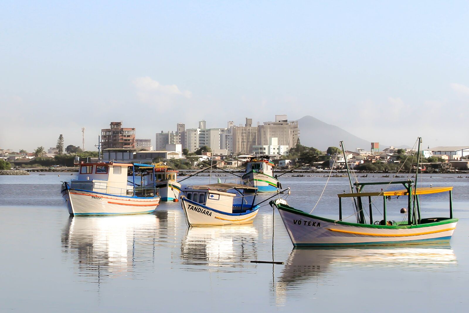 Canon EF 28-135mm F3.5-5.6 IS USM sample photo. Itajai, santa catarina, boats photography
